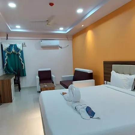 Hotel Syn Grand
